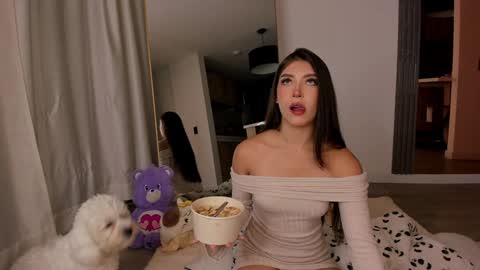 Snapshot of jade_ws chatting on 12.11.24 Jade online show from 12.11.24