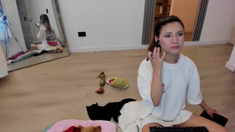 Snapshot of jade_ws chatting on 03.05.25 Jade online show from 03.05.25