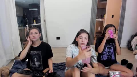 Snapshot of jade_ws chatting on 03.07.25 Jade online show from 03.07.25