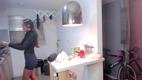 Snapshot of jade_ws chatting on 11.09.25 Jade online show from 11.09.25