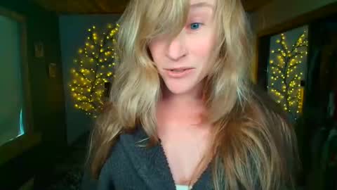 jadeamaryllis_ online show from 04.16.26
