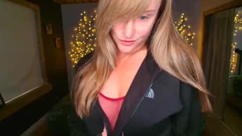 jadeamaryllis_ online show from 04.18.26