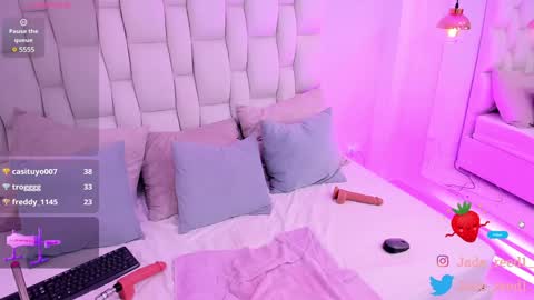 Jade Red  online show from 01.07.25