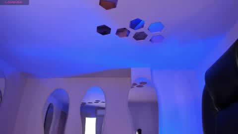 JADE EVANS online show from 01.05.25