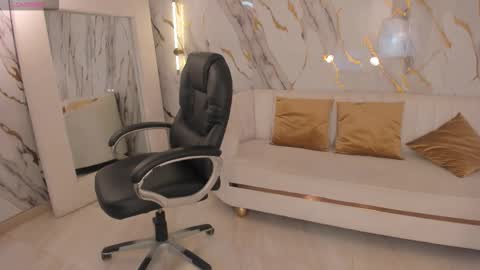 JADE EVANS online show from 09.23.25