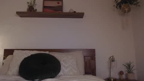 Jade Love online show from 12.27.24