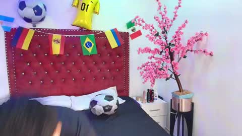 Snapshot of jaden_and_sofia chatting on 06.25.26 Jaden and Sofia online show from 06.25.26