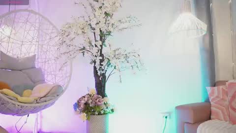 Jade Summer online show from 09.17.25