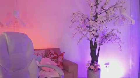 Jade Summer online show from 02.18.26