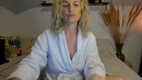 Snapshot of jadore_able82 chatting on 07.05.26 elena online show from 07.05.26