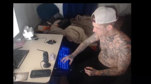 Snapshot of jake265897 chatting on 12.05.25 showingitoff online show from 12.05.25