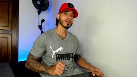 Snapshot of jakee_brown chatting on 01.23.25 Santiago online show from 01.23.25