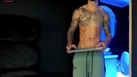 Snapshot of jakee_brown chatting on 03.07.25 Santiago online show from 03.07.25