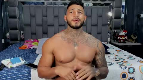 my name is sebas If you come here dont hesitate to say hello Im a guy who really likes having conversations and having hot online show from 05.04.26