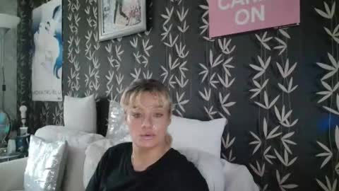 Snapshot of jakkilouise chatting on 11.14.25 JAKKI LOUISE pornstar online show from 11.14.25