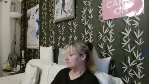 Snapshot of jakkilouise chatting on 11.23.25 JAKKI LOUISE pornstar online show from 11.23.25