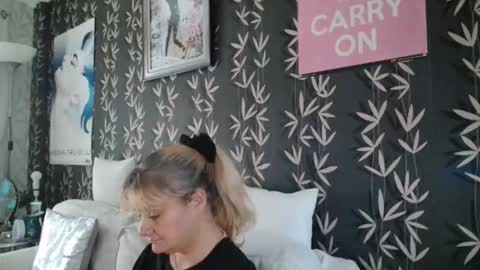 Snapshot of jakkilouise chatting on 11.25.25 JAKKI LOUISE pornstar online show from 11.25.25