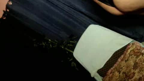 Snapshot of jamelahjuicesx chatting on 12.04.25 Jamelahjuices online show from 12.04.25