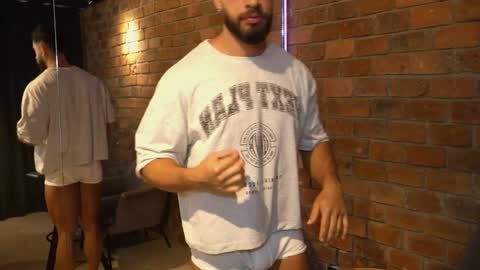 Snapshot of james_axel chatting on 02.08.25 James Axel online show from 02.08.25