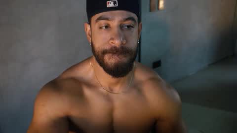 Snapshot of james_axel chatting on 11.05.25 James Axel online show from 11.05.25