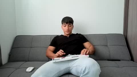 james_silva1 online show from 04.22.26
