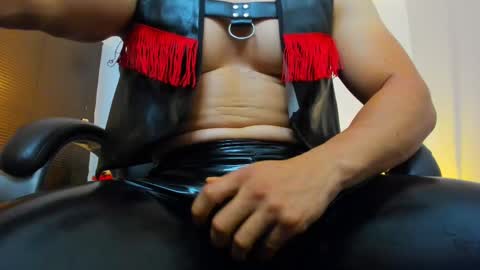 Snapshot of james_thick1 chatting on 02.15.25 James online show from 02.15.25