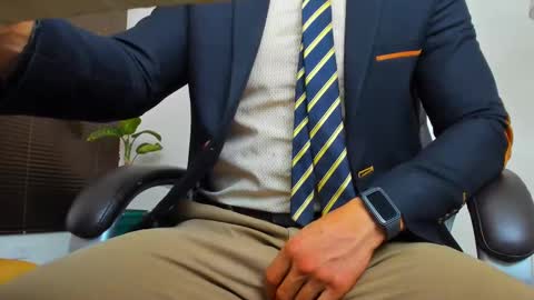 Snapshot of james_thick1 chatting on 09.24.25 James online show from 09.24.25