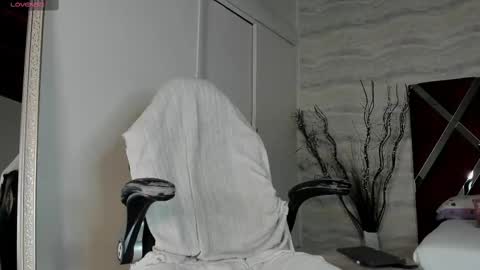 Snapshot of jamesdekker chatting on 09.25.25 jamesdekker online show from 09.25.25