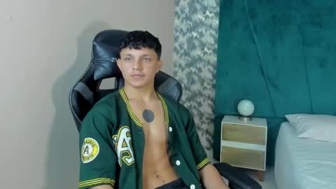 Snapshot of jamesgolden_ chatting on 02.25.25 jamesgolden_ online show from 02.25.25