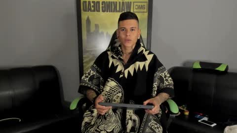 Snapshot of jamesinked_ chatting on 12.20.24 Jamesinked online show from 12.20.24