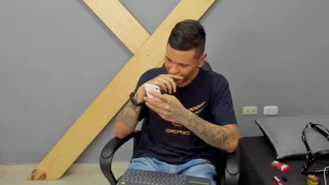 Snapshot of jamesinked_ chatting on 12.24.24 Jamesinked online show from 12.24.24