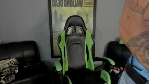 Snapshot of jamesinked_ chatting on 12.30.24 Jamesinked online show from 12.30.24