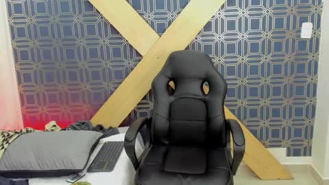 Snapshot of jamesinked_ chatting on 01.02.25 Jamesinked online show from 01.02.25