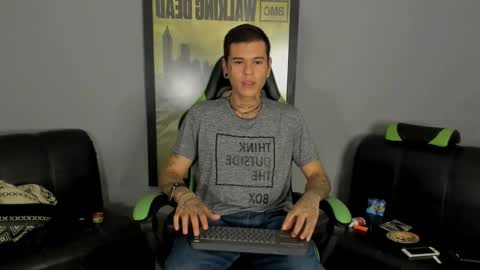 Snapshot of jamesinked_ chatting on 02.03.25 Jamesinked online show from 02.03.25