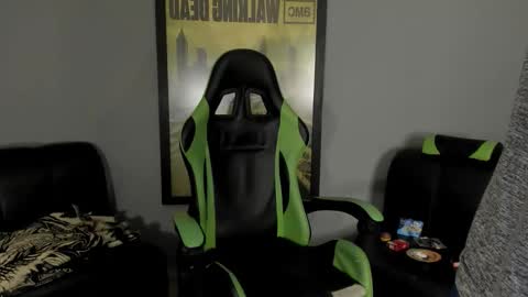 Snapshot of jamesinked_ chatting on 02.04.25 Jamesinked online show from 02.04.25