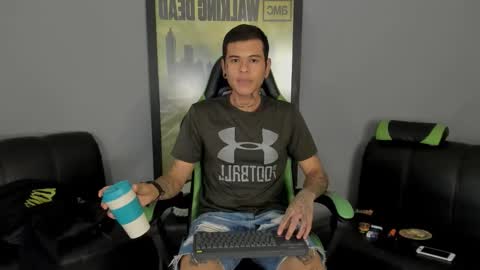 Snapshot of jamesinked_ chatting on 02.11.25 Jamesinked online show from 02.11.25