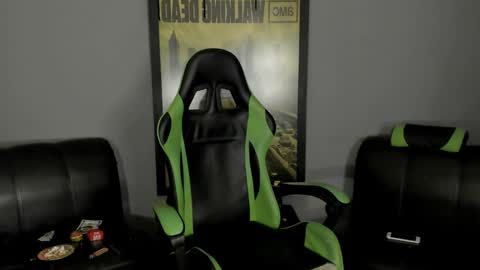 Snapshot of jamesinked_ chatting on 02.26.25 Jamesinked online show from 02.26.25