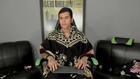 Snapshot of jamesinked_ chatting on 03.08.25 Jamesinked online show from 03.08.25