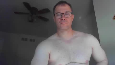 Snapshot of jamesjewels chatting on 11.24.25 jamesjewels online show from 11.24.25