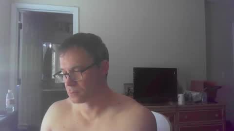 Snapshot of jamesjewels chatting on 12.21.25 jamesjewels online show from 12.21.25