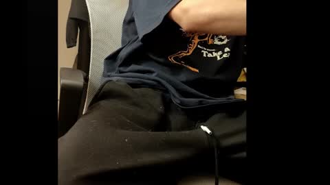 Snapshot of jamessama_0 chatting on 11.10.25 jamessama_0 online show from 11.10.25