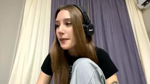 Snapshot of jamestica chatting on 09.11.25 Milena online show from 09.11.25