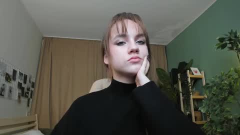 jamie_chung online show from 12.05.25