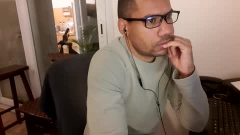 Snapshot of jamielonnas chatting on 06.11.26 Jamie Lonnas online show from 06.11.26