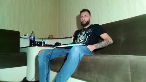 Snapshot of jamienoxus chatting on 02.22.25 Robbie online show from 02.22.25