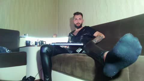 Snapshot of jamienoxus chatting on 02.22.25 Robbie online show from 02.22.25