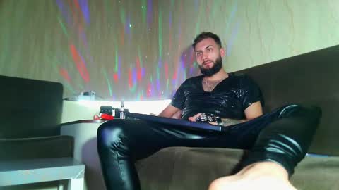 Snapshot of jamienoxus chatting on 02.27.25 Robbie online show from 02.27.25