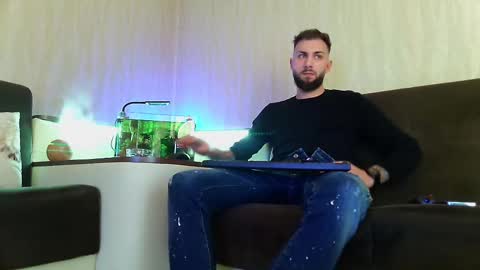 Snapshot of jamienoxus chatting on 03.04.25 Robbie online show from 03.04.25