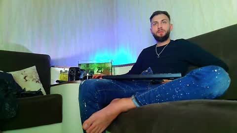 Snapshot of jamienoxus chatting on 03.07.25 Robbie online show from 03.07.25