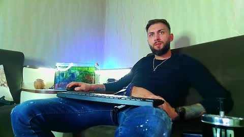 Snapshot of jamienoxus chatting on 03.08.25 Robbie online show from 03.08.25